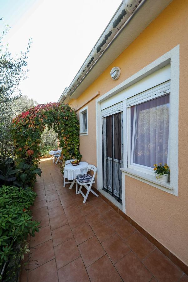 Apartments With A Parking Space Brbinj, Dugi Otok - 8160 Exterior foto